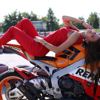 Арендовать спортивный мотоцикл Repsol