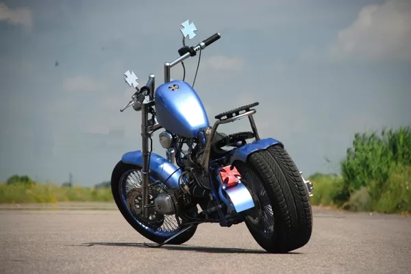 Custom байк, мальтийский крест