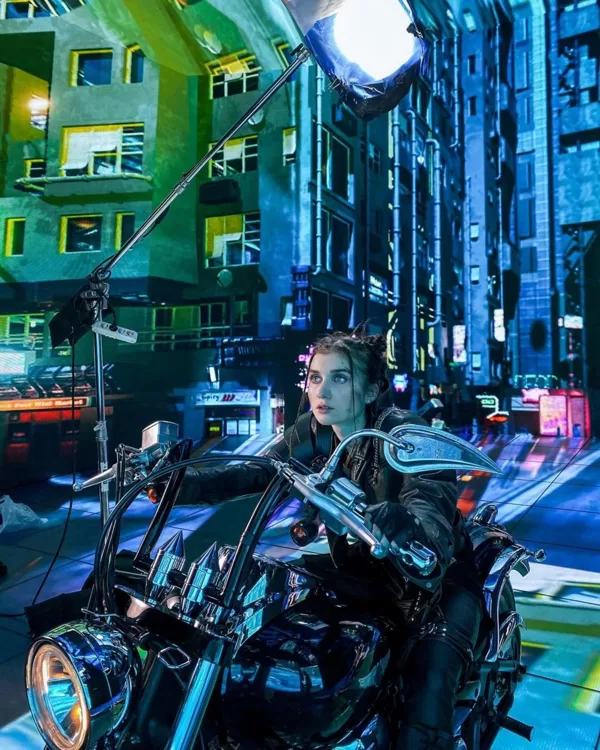 Jerry Heil в новом клипе на байке HARLEY DAVIDSON BLACK CUSTOM